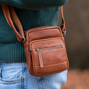 Bremen Full-Grain Leather Crossbody Bag メンズ – alternate product view 2