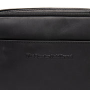 
Classic 100% Full-Grain leather Bag - 補強レザーストラップと丁寧な縫製が際立つ背面ビュー