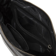 
Classic 100% Full-Grain leather Bag - 補強レザーストラップと丁寧な縫製が際立つ背面ビュー