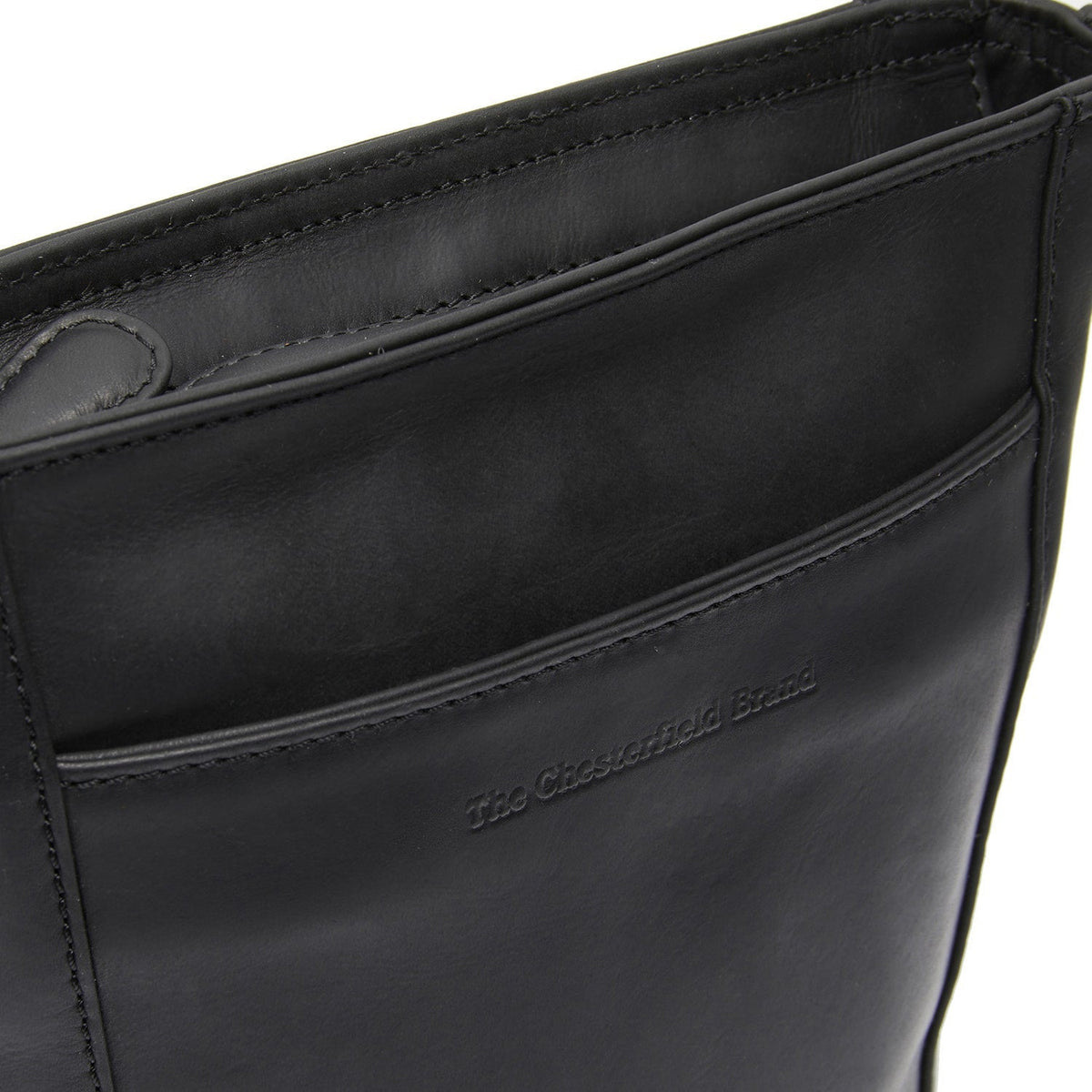 
Classic 100% Full-Grain leather Bag - 補強レザーストラップと丁寧な縫製が際立つ背面ビュー