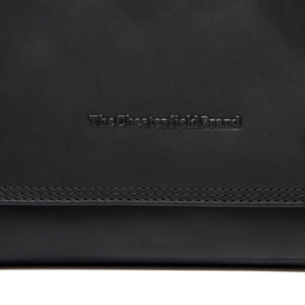 
Classic 100% Full-Grain leather Bag - 補強レザーストラップと丁寧な縫製が際立つ背面ビュー