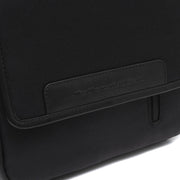 
内側ライニングビュー Showing Dedicated Padded Laptop Sleeve & Multi-Compartment Organization