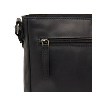 
内側ライニングビュー Showing Dedicated Padded Laptop Sleeve & Multi-Compartment Organization