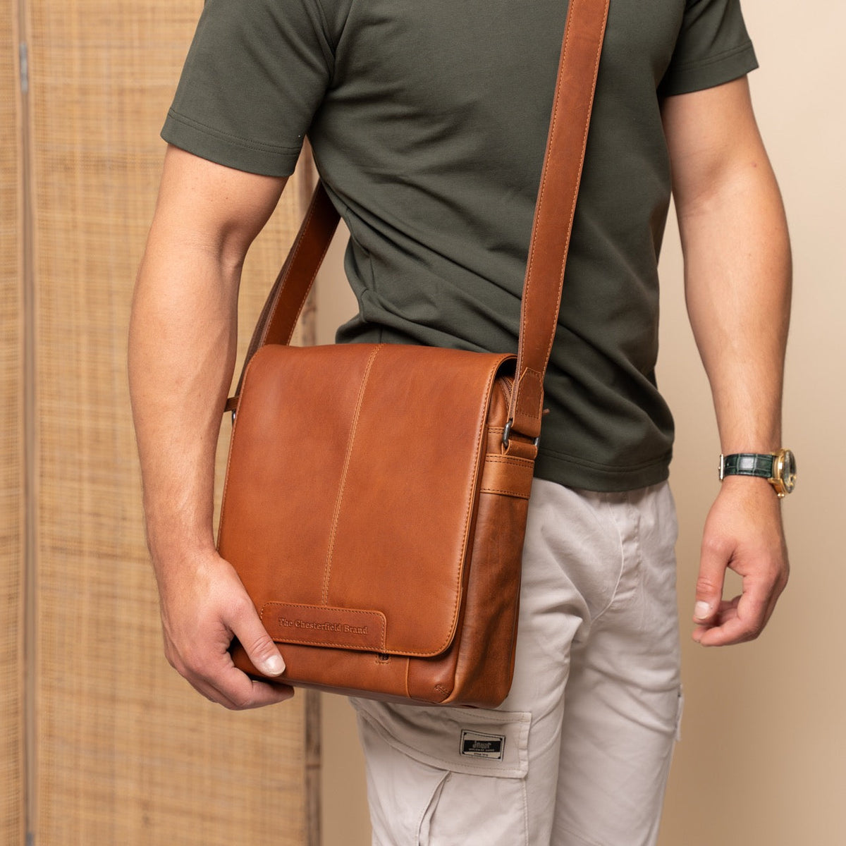 Raphael Full-Grain Leather Crossbody Bag メンズ – alternate product view 2