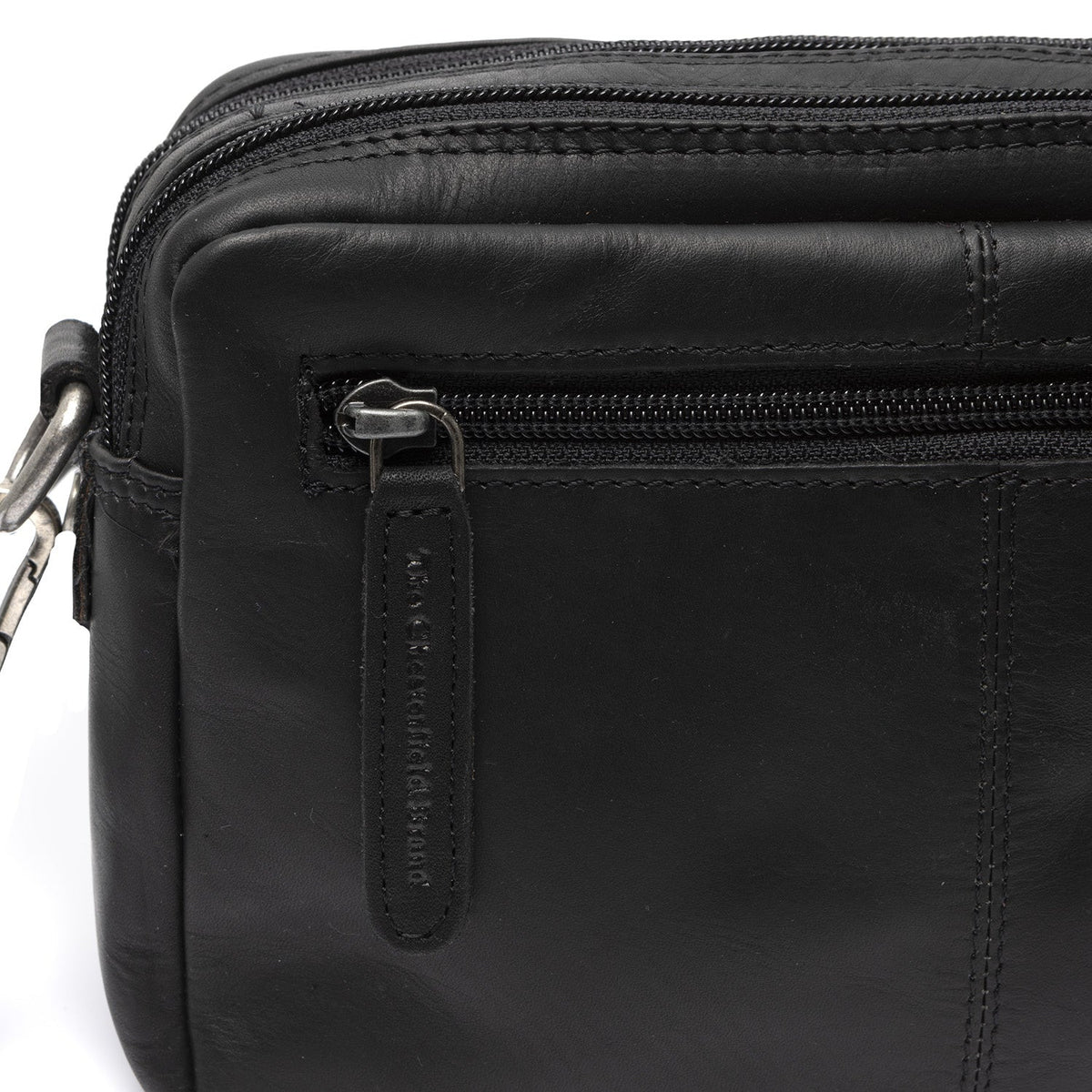 Solid Antique Brass Hardware &amp; Heavy-Duty Dual Zipper Detail on Samui Full-Grain Leather Crossbody Bag レディース