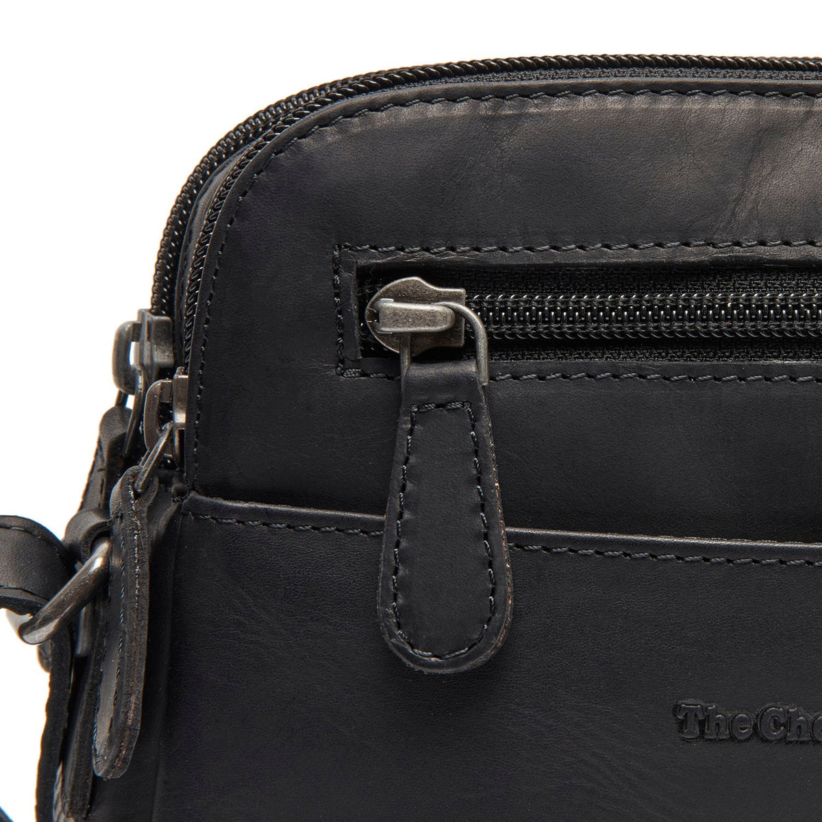 
Classic 100% Full-Grain leather Bag - 補強レザーストラップと丁寧な縫製が際立つ背面ビュー