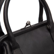 Classic 100% Full-Grain leather Goods - 美しい肩のラインと裾の仕立てが際立つ背面ビュー