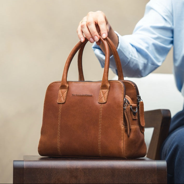 Styled Fit Perspective of Ezra Full-Grain Leather Handbag レディース on Model - Natural Daylight Drape