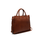 Styled Fit Perspective of Passau Full-Grain Leather Handbag レディース on Model - Natural Daylight Drape
