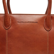 Styled Fit Perspective of Pergamino Full-Grain Leather Handbag レディース on Model - Natural Daylight Drape