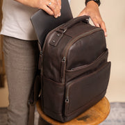 Austin Full-Grain Leather Laptop Backpack レディース – alternate product view 3