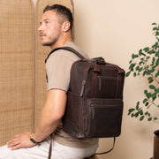 Calden Full-Grain Leather Laptop Backpack レディース – alternate product view 2