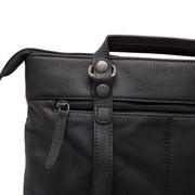 Caldero Full-Grain Leather Laptop Backpack レディース - Structured Side Profile Showing Gusset Depth &amp; Expansion Capacity