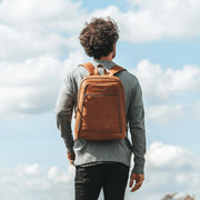 Detroit Full-Grain Leather Laptop Backpack レディース – alternate product view 3