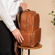 Lennox Full-Grain Leather Laptop Backpack レディース – alternate product view 3