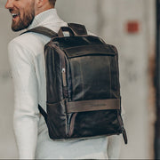 Rich Full-Grain Leather Laptop Backpack メンズ – alternate product view 2