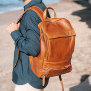 Rich Full-Grain Leather Laptop Backpack メンズ – alternate product view 2