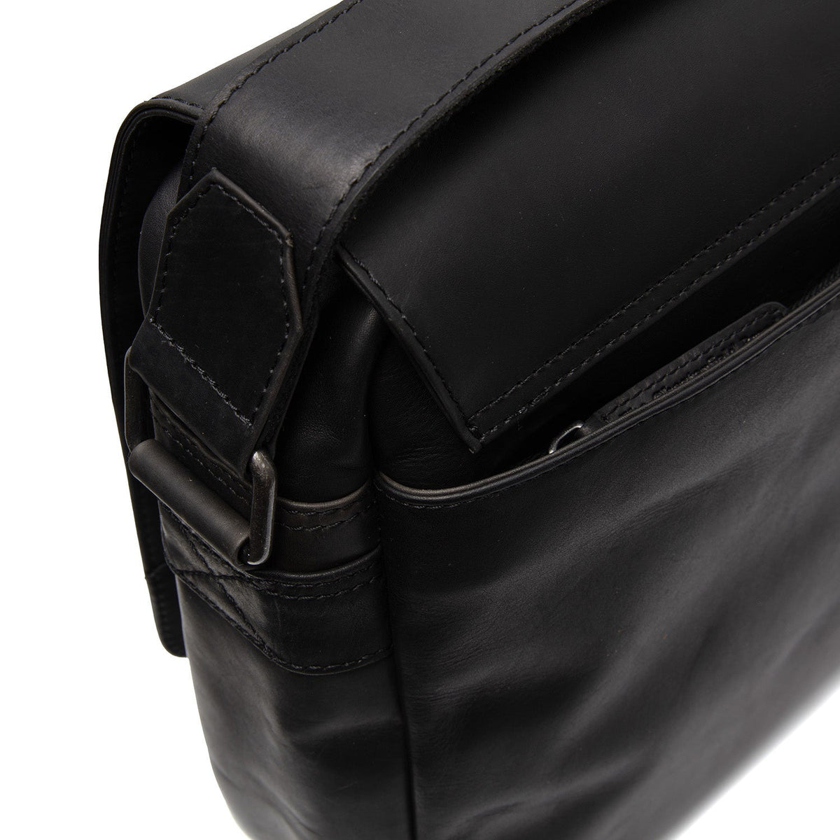 Solid Antique Brass Hardware &amp; Heavy-Duty Dual Zipper Detail on Richard Full-Grain Leather Laptop Bag メンズ