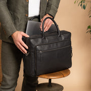 Tacama Full-Grain Leather Laptop Bag レディース - Structured Side Profile Showing Gusset Depth &amp; Expansion Capacity