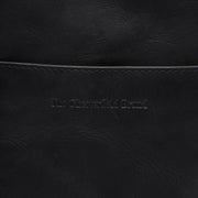 
クローズアップ詳細 of Classic Collar & Heavy-Duty Zipper Hardware on Alesund フルグレインレザー Phone Bag