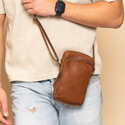 Hamilton Full-Grain Leather Phone Bag レディース – alternate product view 2