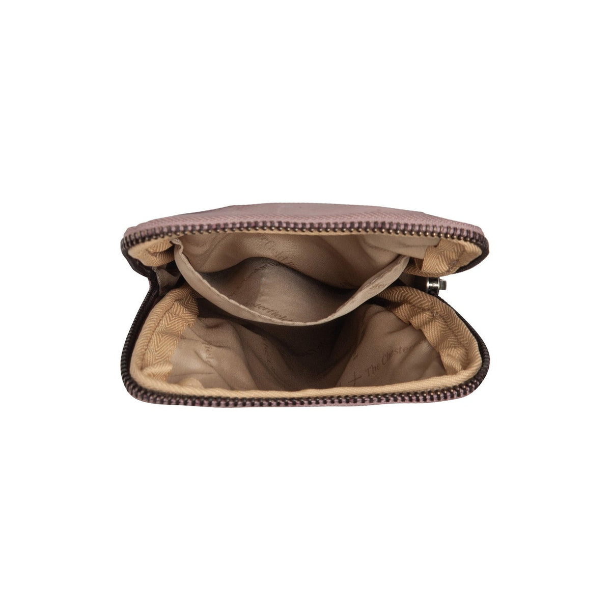Salta Full-Grain Leather Phone Bag - 袖の立体カッティングと洗練されたテーパードフィットを見せる側面ビュー