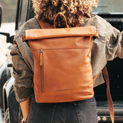 Mazara Full-Grain Leather Roll-top Backpack レディース – alternate product view 2