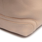 Solid Antique Brass Hardware &amp; Heavy-Duty Dual Zipper Detail on Astero Full-Grain Leather Shoulder Bag レディース
