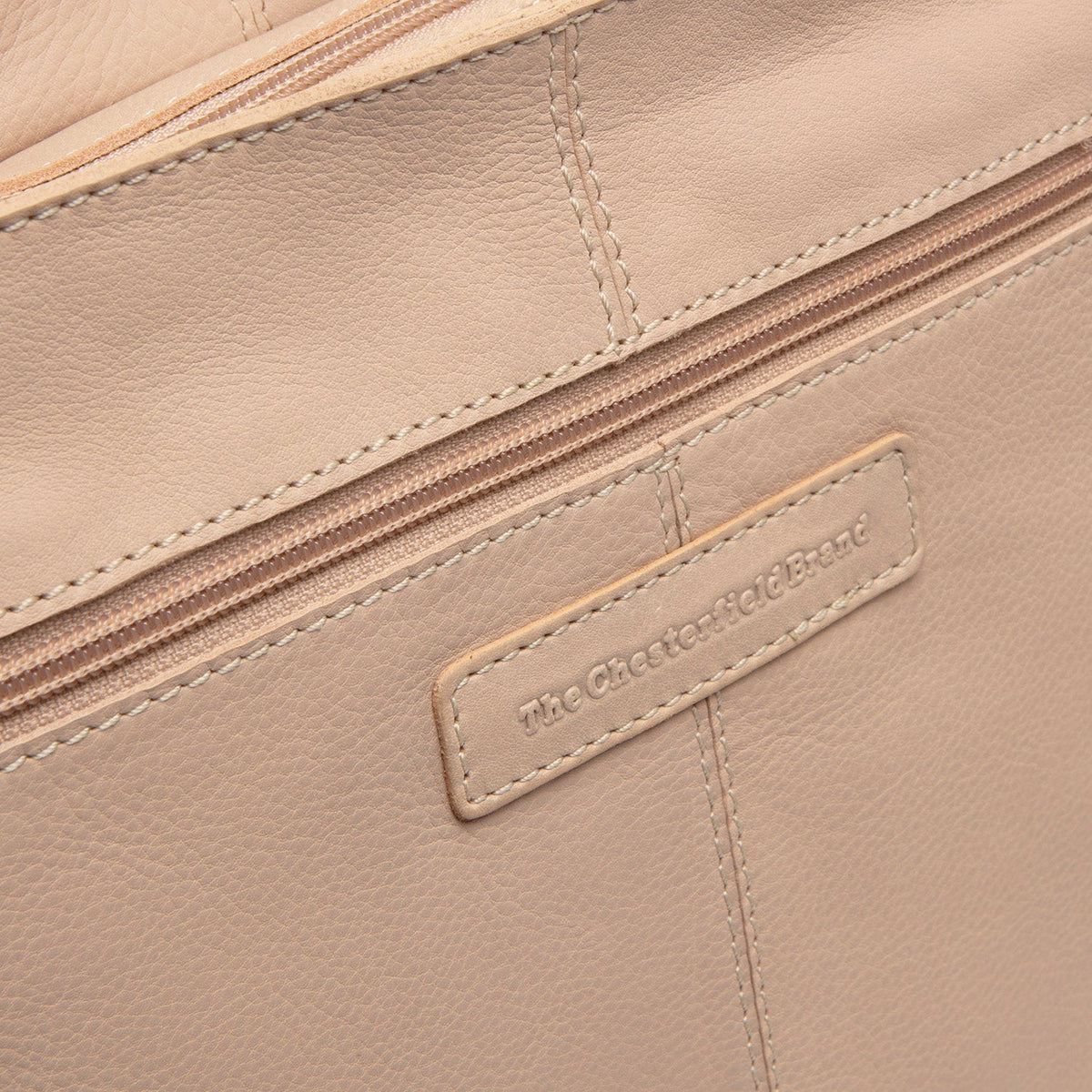 Astero Full-Grain Leather Shoulder Bag レディース - Structured Side Profile Showing Gusset Depth &amp; Expansion Capacity