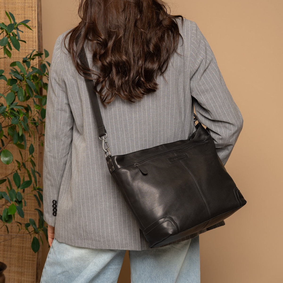 Astero Full-Grain Leather Shoulder Bag レディース – alternate product view 2