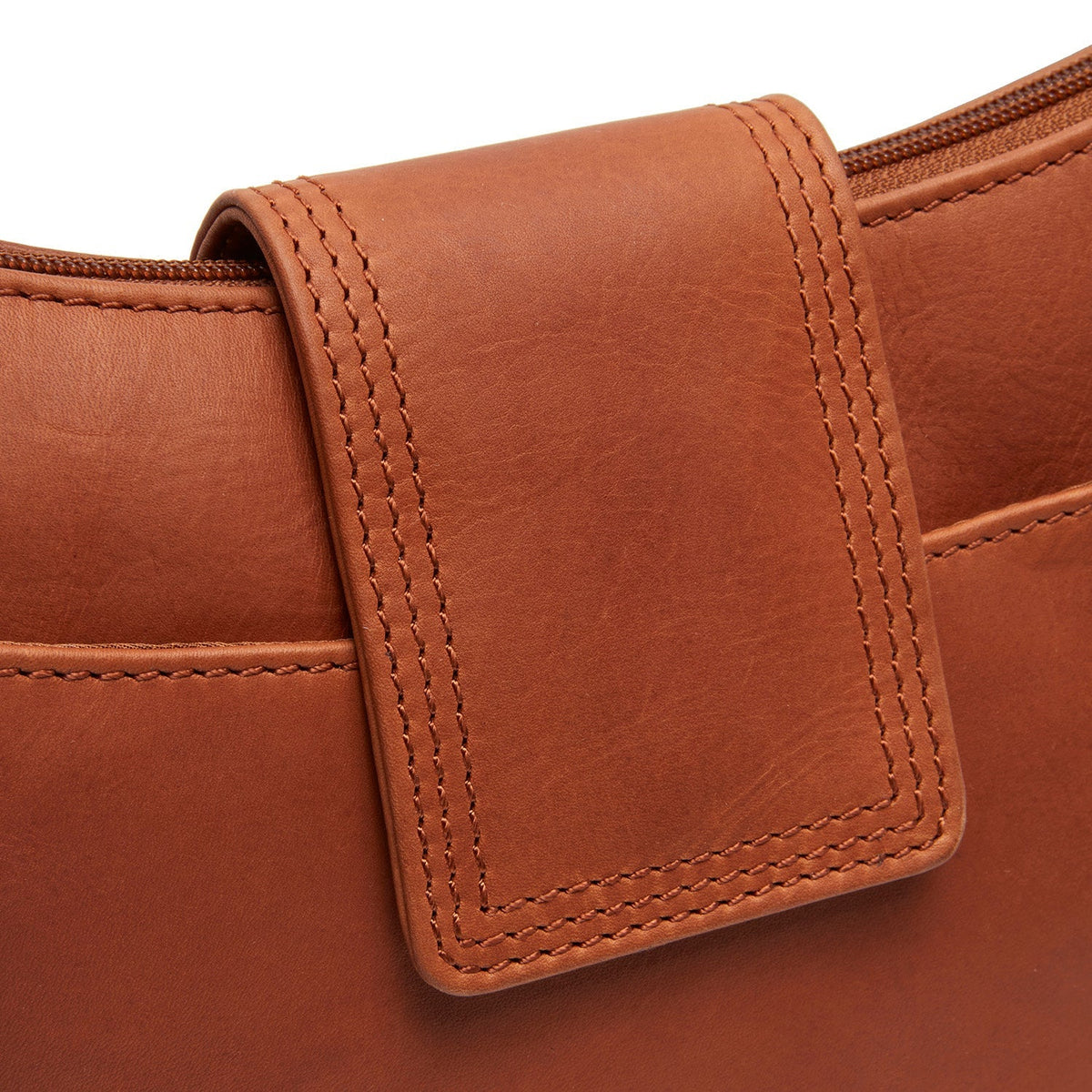 
Everyday Carry Perspective Showing Ergonomic Grab Handle & Strap Comfort