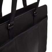 
Fidenza フルグレインレザー ショルダーバッグ - マチの奥行きと拡張容量を示す立体的なサイドプロファイル