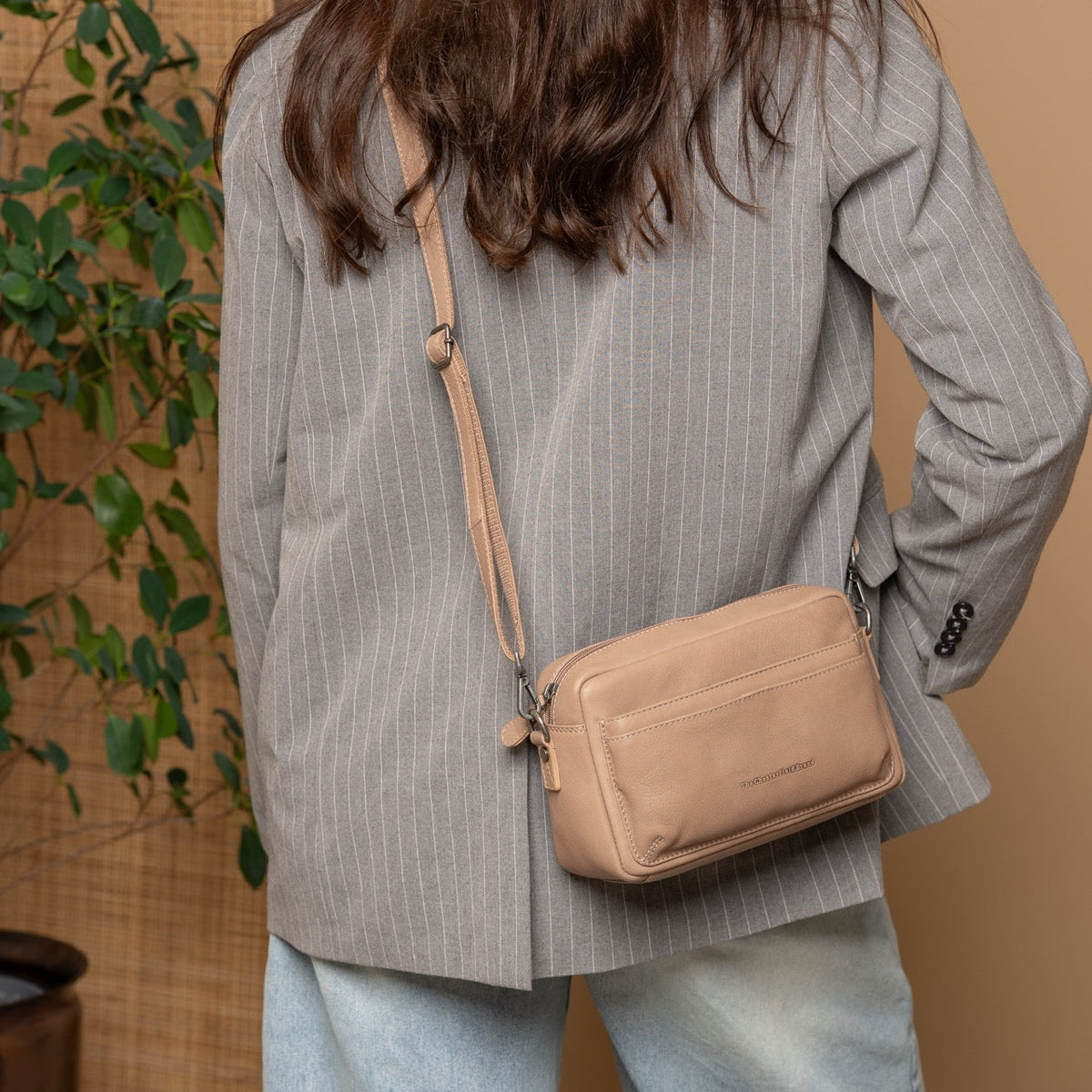 Liora Full-Grain Leather Shoulder Bag レディース – alternate product view 2