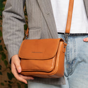 Miloa Full-Grain Leather Shoulder Bag レディース – alternate product view 2