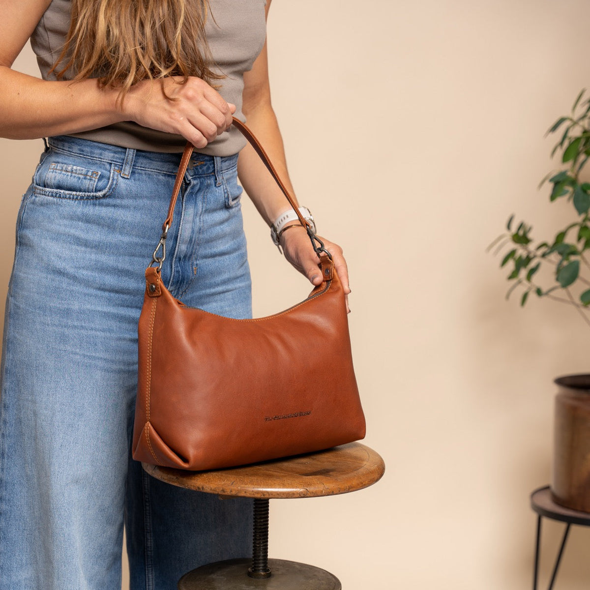 Skara Full-Grain Leather Shoulder Bag レディース – alternate product view 3