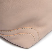 
内側ライニングビュー Showing Dedicated Padded Laptop Sleeve & Multi-Compartment Organization