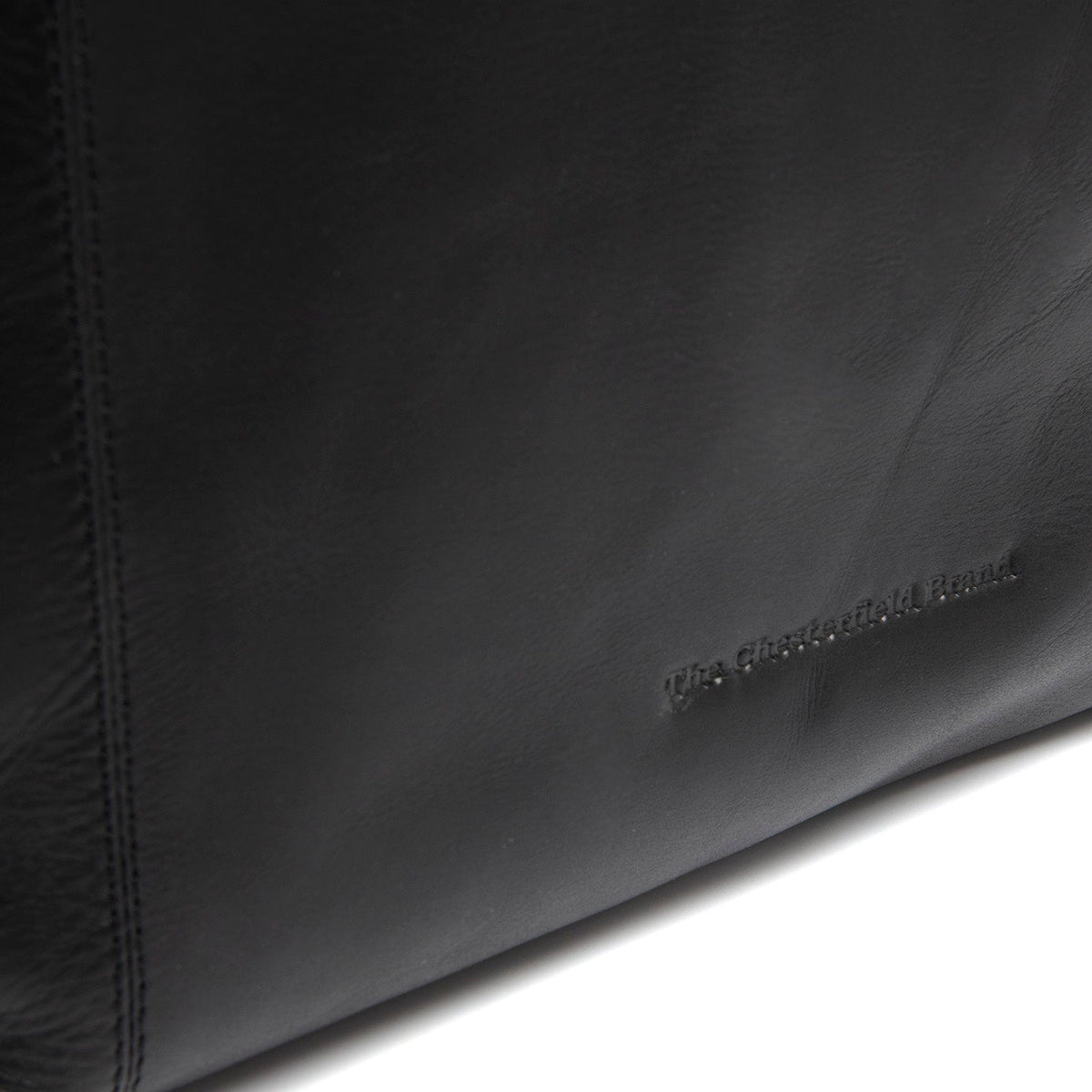 
Classic 100% Full-Grain leather Bag - 補強レザーストラップと丁寧な縫製が際立つ背面ビュー