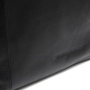 
Classic 100% Full-Grain leather Bag - 補強レザーストラップと丁寧な縫製が際立つ背面ビュー