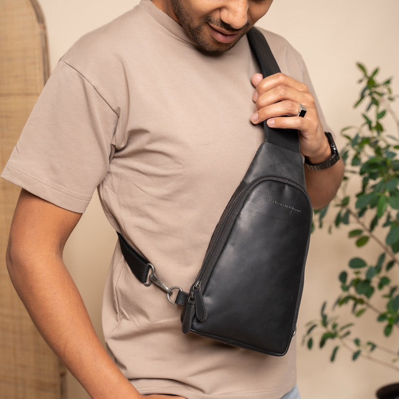 Leather Sling Bag Bowey レディース