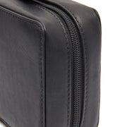 Close-Up Detail of Classic Collar &amp; Heavy-Duty Zipper Hardware on Leather Tech-Organizer Ardan レディース