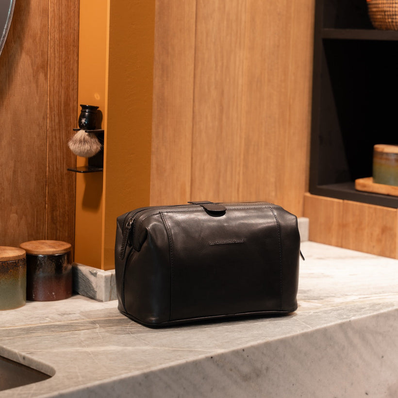 Biassa Full-Grain Leather Toiletry Bag レディース