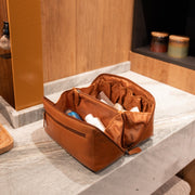Elmia Full-Grain Leather Toiletry Bag レディース – alternate product view 2