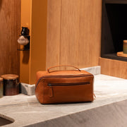 Elmia Full-Grain Leather Toiletry Bag レディース – alternate product view 3