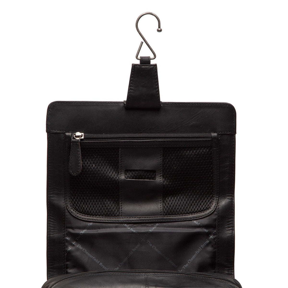 Close-Up Detail of Classic Collar &amp; Heavy-Duty Zipper Hardware on Rosario Full-Grain Leather Toiletry Bag レディース