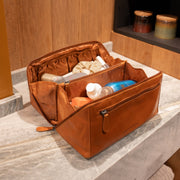 Trevia Full-Grain Leather Toiletry Bag レディース – alternate product view 3