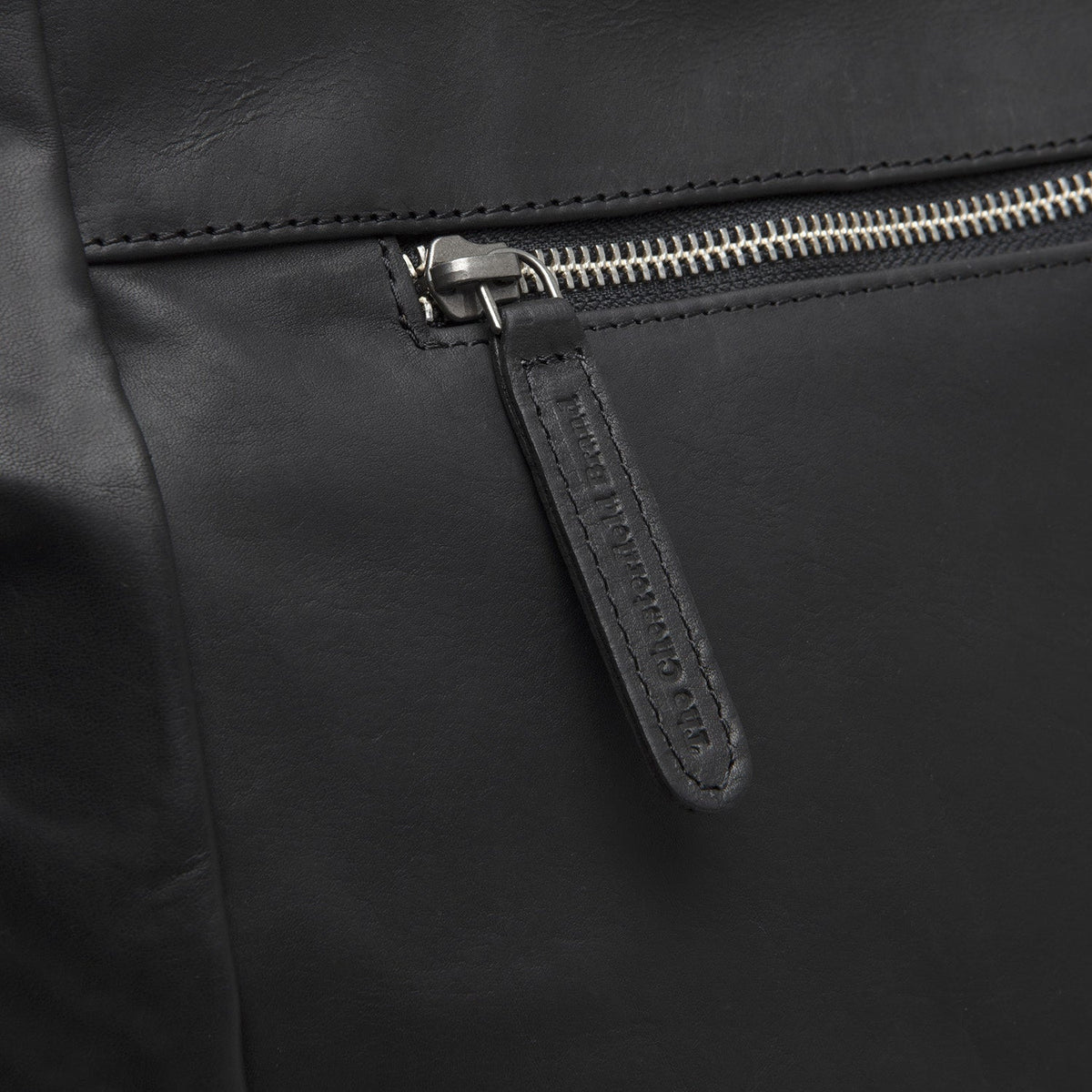Solid Antique Brass Hardware &amp; Heavy-Duty Dual Zipper Detail on Berlin Full-Grain Leather Tote Bag レディース
