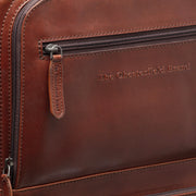 
クローズアップ詳細 of Classic Collar & Heavy-Duty Zipper Hardware on Leather Trolley San Marino レディース レディース