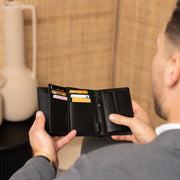 Leroy Full-Grain Leather Wallet メンズ - Structured Side Profile Showing Gusset Depth &amp; Expansion Capacity