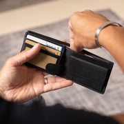 Marvin Full-Grain Leather Wallet メンズ - Structured Side Profile Showing Gusset Depth &amp; Expansion Capacity