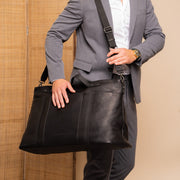 Mark Full-Grain Leather Weekender Bag レディース - Structured Side Profile Showing Gusset Depth &amp; Expansion Capacity